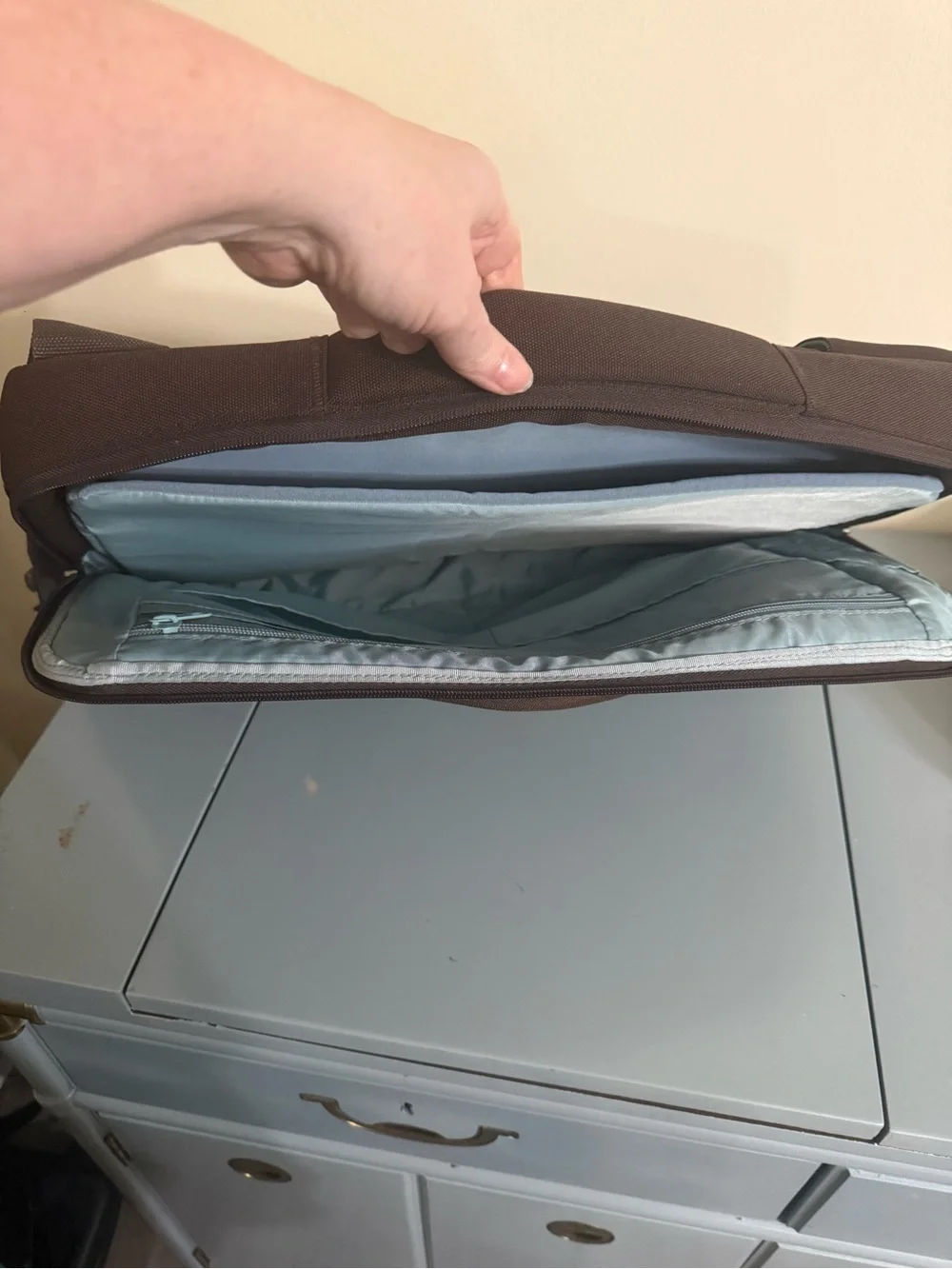 belkin padded shoulder